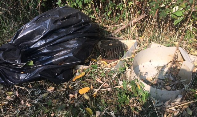Via Bottigelli è una discarica