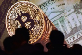 Il Bitcoin brucia un altro record: superata quota 7.000 dollari