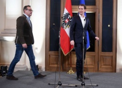 Austria, Kurz e Strache presentano intesa governo al presidente