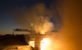 Spazio, partita Soyuz con 3 astronauti a bordo diretti verso Iss