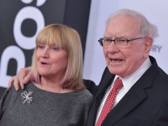 Berkshire raggiunge i 300.000 dollari, un record per Buffett