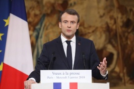 Macron: non rompere con l'Iran, si rischia la guerra
