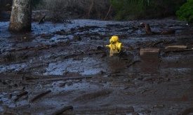 California, fiumi di fango a Nord-Est di Los Angeles: 13 morti