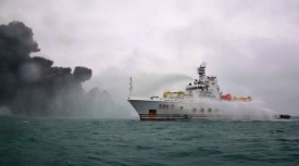 La petroliera iraniana in fiamme al largo della Cina è affondata