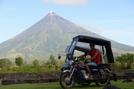 Filippine, 12mila in fuga da vulcano Mayon, eruzione imminente