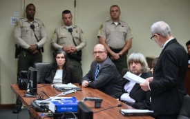 Usa, coppia accusata di tortura sui 13 figli si dichiara innocente