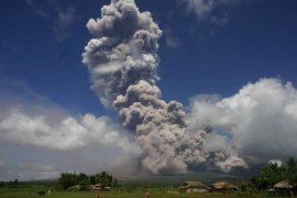 Filippine, vulcano Mayon riprende attività, evacuazione continua