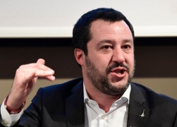 Salvini: euro un fallimento, non cambio idea come Di Maio