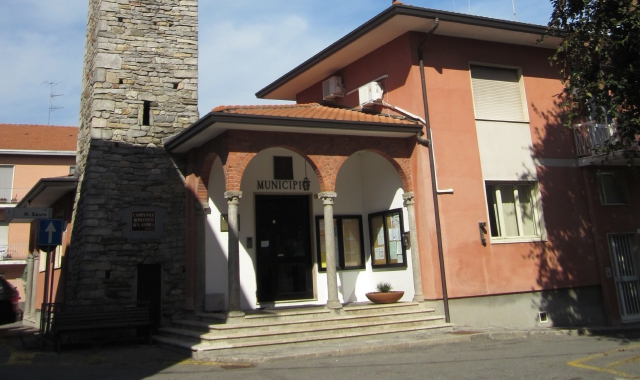Il municipio di Varano Borghi