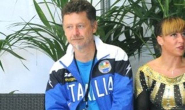 Nicolas Cicchitti, responsabile delle squadre nazionali, è fondatore e attuale allenatore dello  Skating Club Saronno