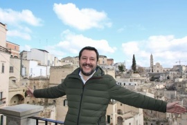 Salvini: no a un premier Fi con passato ambiguo e filo Ue