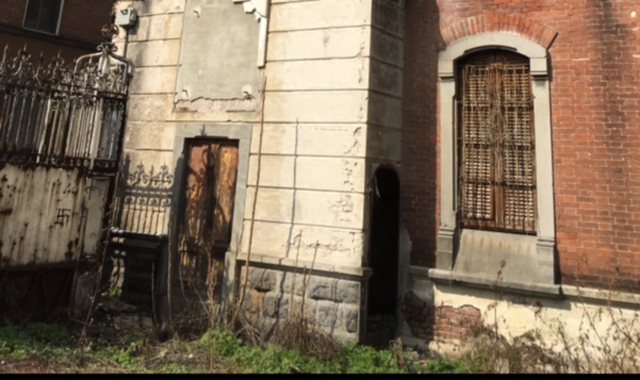 L’ex Bernocchi cade a pezzi