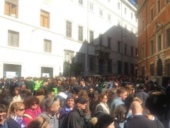 Evacuata la Rinascente a via del Tritone a Roma