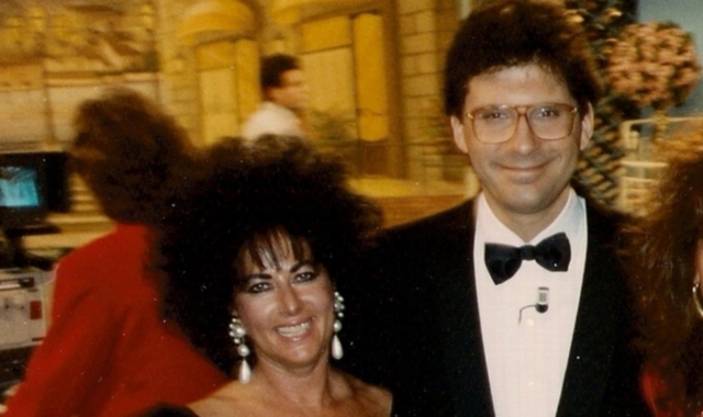 Fabrizio Frizzi in Rai con Marina Castelnuovo e, a destra, con Fabrizio Macchi e Francesco Moser allo stadio “Franco Ossola” di Varese