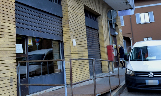 L’ufficio postale di Castronno rapinato ieri mattina da tre banditi(Foto Blitz)