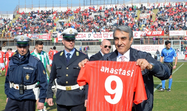 Pietro Anastasi con la sua maglia numero 9