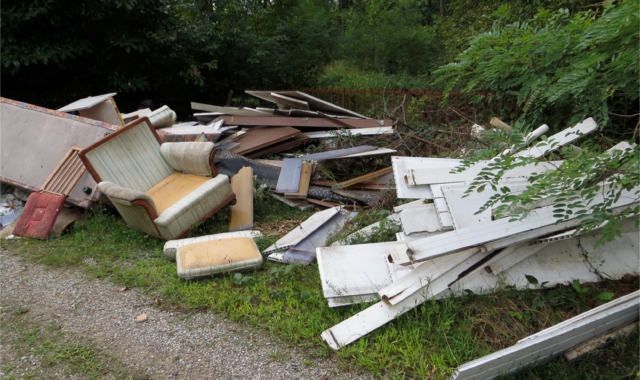 Rifiuti selvaggi, un fenomeno sempre più preoccupante (Archivio)