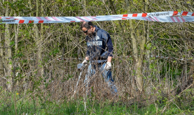 I carabinieri nel parco dove martedì 17 è stato ucciso Magdy Atalla Beshay, 47 anni