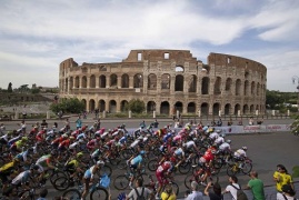 Roma, blitz pro Palestina al Giro d'Italia. Tre gli arresti