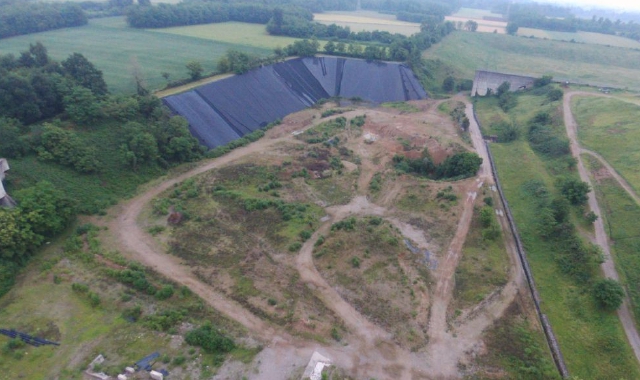 Una veduta del lotto che in qualche modo prima o poi dovrà essere riempito (Pubblifoto)