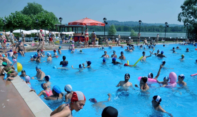 Schiranna lido, pienone nei primi gioni di estate