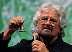 Grillo: decida popolo italiano con referendum se lasciare l'euro