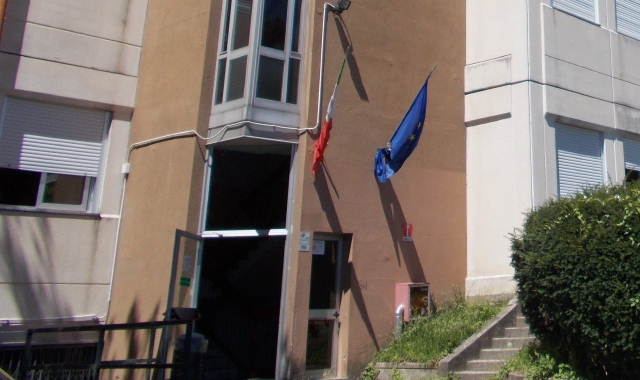 La ricerca su giovani e gioco d’azzardo ha coinvolto tre scuole fra cui l’istituto superiore “Carlo Alberto Dalla Chiesa” di Sesto Calende (Foto Blitz)
