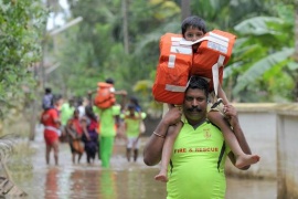 India, acque calano dopo alluvione in Kerala, oltre 400 i morti