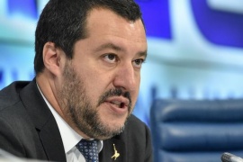 Salvini: sinistra esiste solo per difendere l'Ue dei banchieri