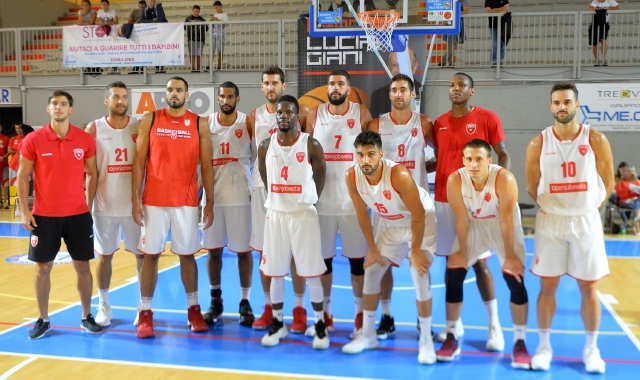 La nuova Openjobmetis si prepara ad affrontare la stagione col doppio impegno campionato-coppa (Blitz)