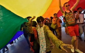 India, storica svolta: l'omosessualità non è più reato