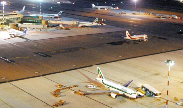 Il nigeriano si è introdotto in pista circa alle 22.30 ma è stato subito fermato (Blitz)