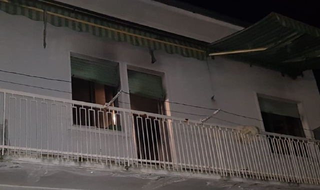 L’abitazione dell’anziano subito dopo l’intervento dei vigili del fuoco