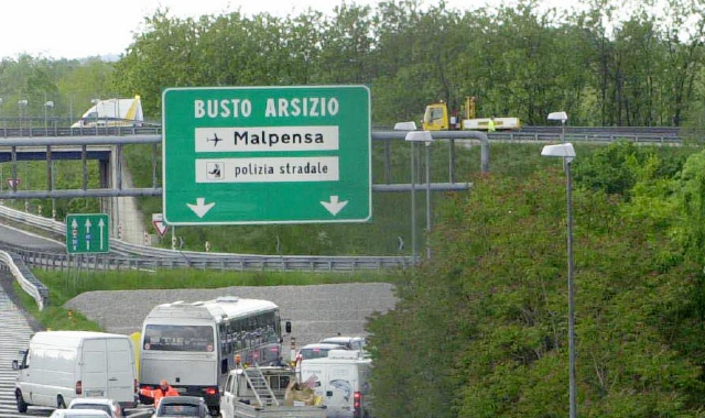 Chiusa di notte l’uscita della A8