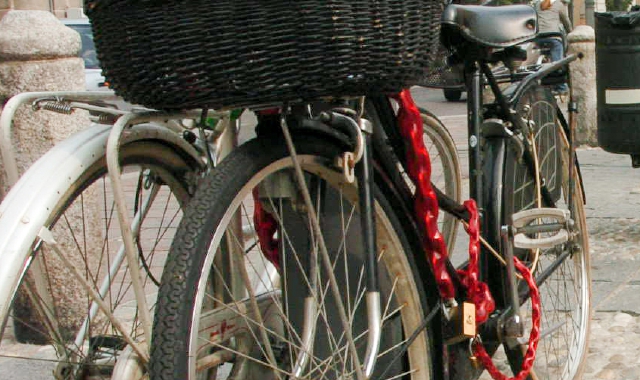 Razzia di bici in oratorio