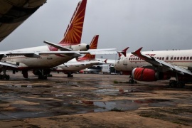 India, aereo compagnia di bandiera sbatte contro un muro al decollo