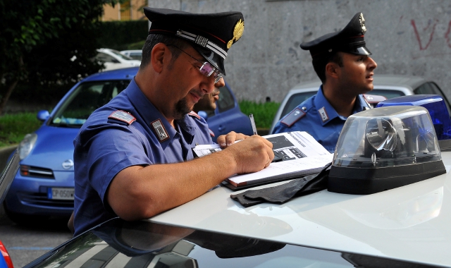 Rivende il bottino al derubato. Denunciato