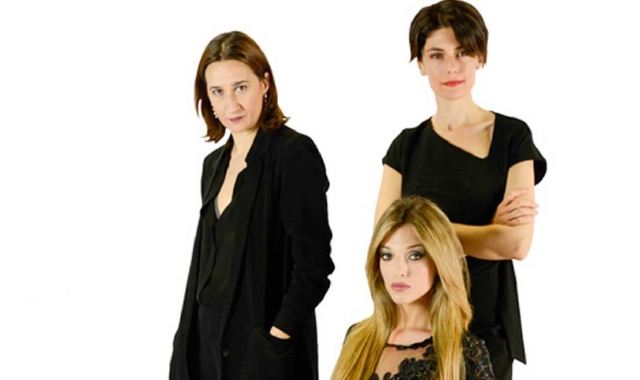 Tre fratelli, tre cognate e una seducente segretaria