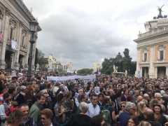Roma: in oltre 5mila chiedono dimissioni Raggi