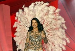Adriana Lima dice addio, ultima passerella per Victoria's Secret