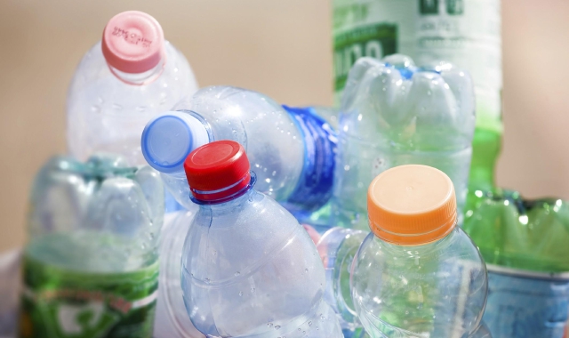 La famiglia varesina non utilizzerà bottiglie di plastica