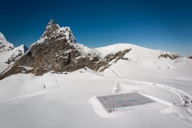 Clima: la più grande cartolina al mondo su un ghiacciaio svizzero