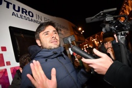 ##M5s, Di Battista difende la famiglia, attacca Renzi e Il Giornale