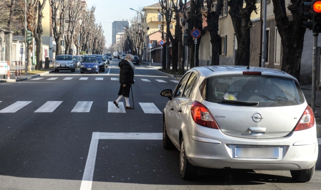 Via Alfieri nella morsa delle auto