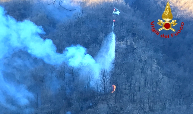 L’incendio sulle alture del Lago di Ghirla