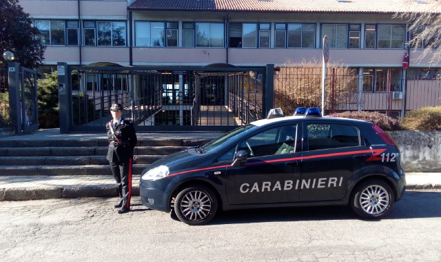 I carabinieri all’Isis Stein di Gavirate