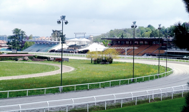 Ippodromo, insulti in rete. E processo