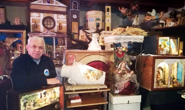 Vito Liboni era il più grande collezionista di presepi del Saronnese: ne aveva più di 500
