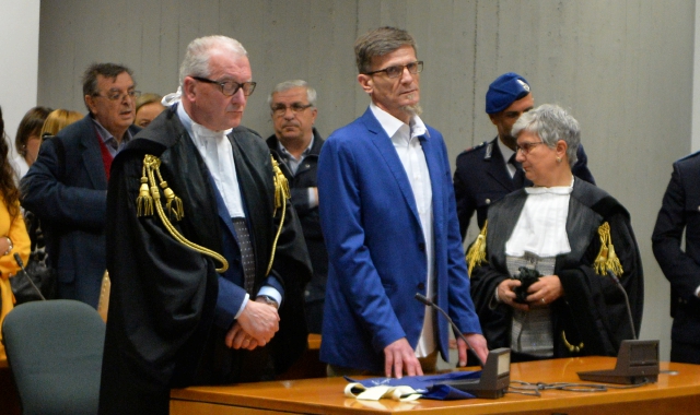Stefano Binda in tribunale al momento dlela lettura della sentenza (Blitz)