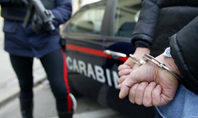 I carabinieri arrestano un ladro goloso